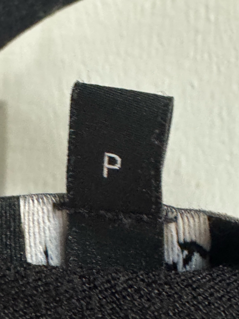 Theory Black Sleeveless Crewneck Tank - Picture 4 of 7